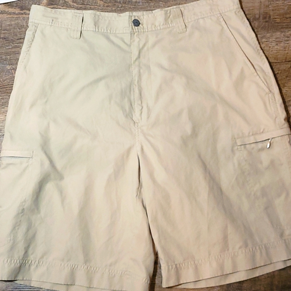 Men's Beige Size 34 Calloway Golf Short  Flat Front Lightweight